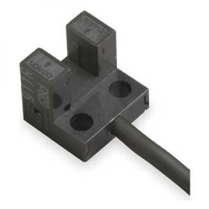 Cảm biến quang Omron EE-SX911P-R 1M